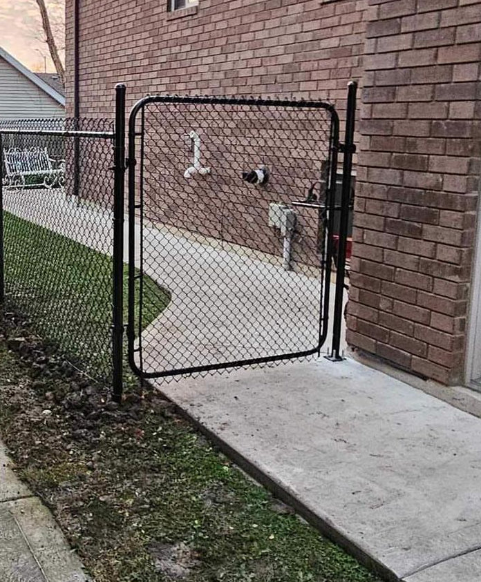 Single-Swing Walk Gate Hardware Kit 1-7/8" Black Coated Steel