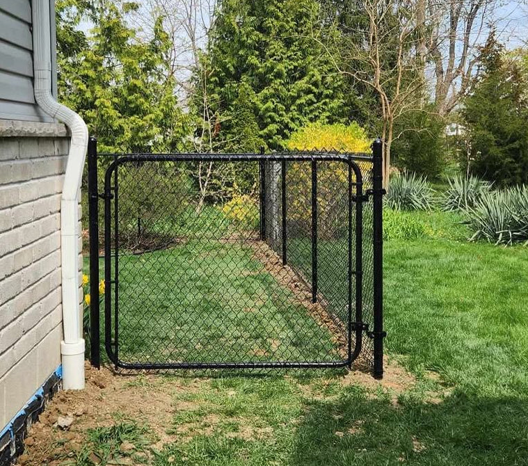 Single-Swing Walk Gate Hardware Kit 1-7/8" Black Coated Steel